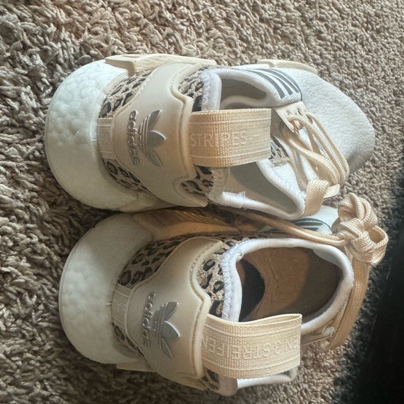 Adidas Women’s sneakers - Picture 5 of 7